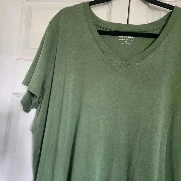Joe Fresh Plus Size  Olive Green Vneck Tee Size 3x - Picture 3 of 7